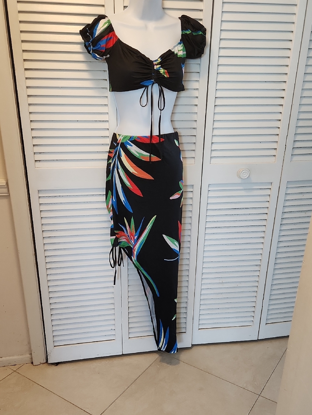 SHEIN Black Tropical Print Two-Piece Swim Coverup Set